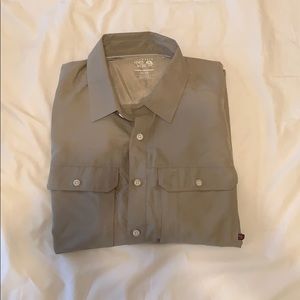 Mountain Hardwear Outdoor shirt. Worn once